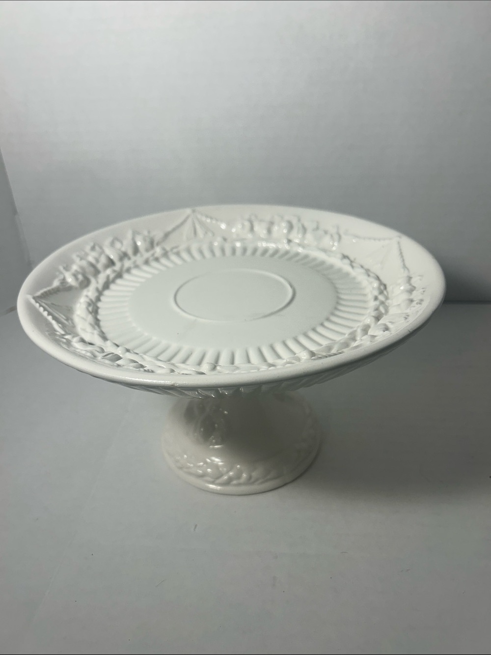 White Ceramic Pedestal Cake Stand with Decorative Embossing Made in Italy
